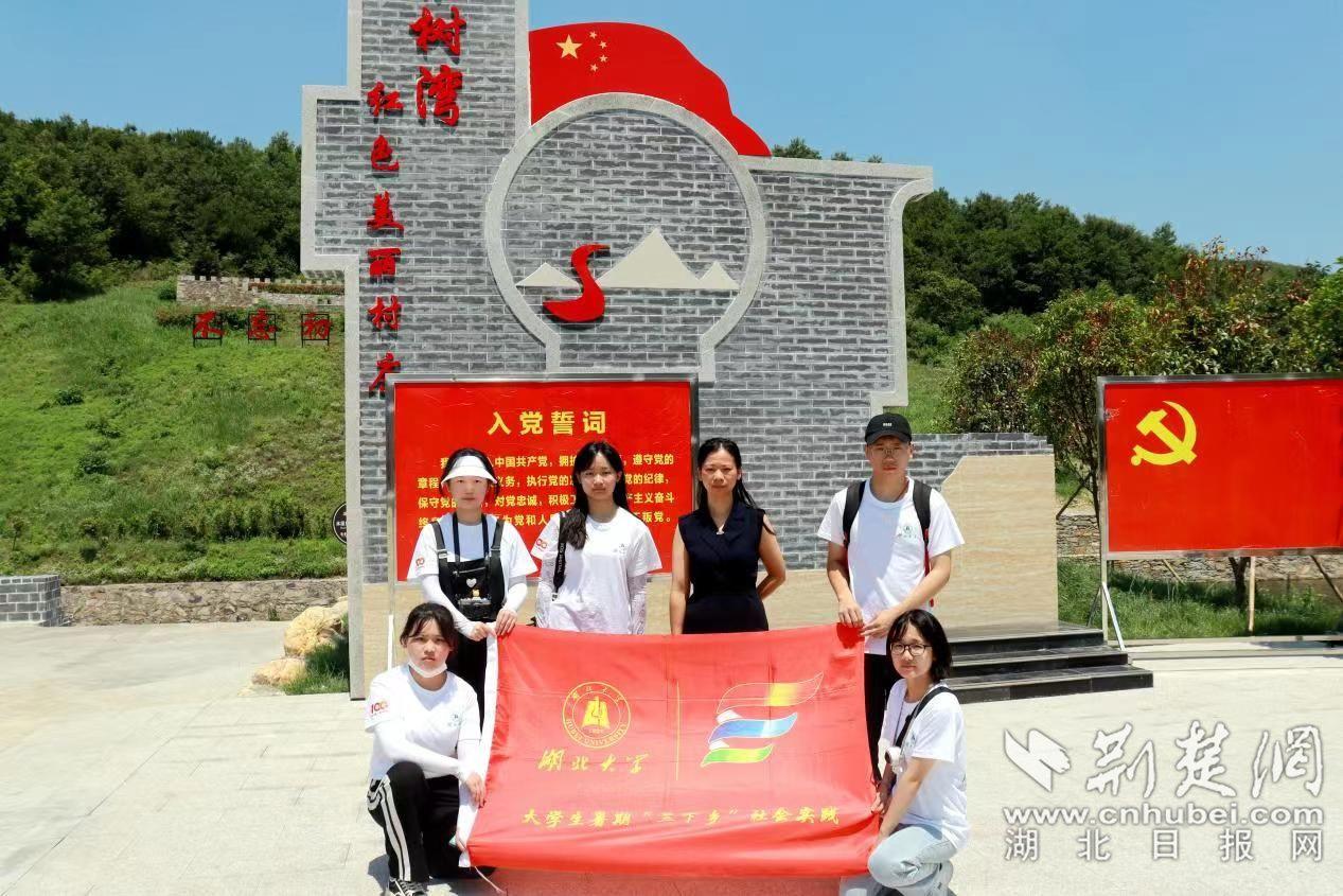威海:喜迎新春 蝴蝶兰俏销
